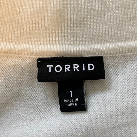 Torrid T-Shirt Long Sleeve White with Black Stars Size 1 Women's - Picture 3 of 4